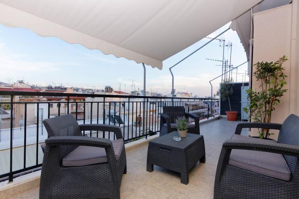Big Terrace Near Metro And Athens Center Appartement Buitenkant foto